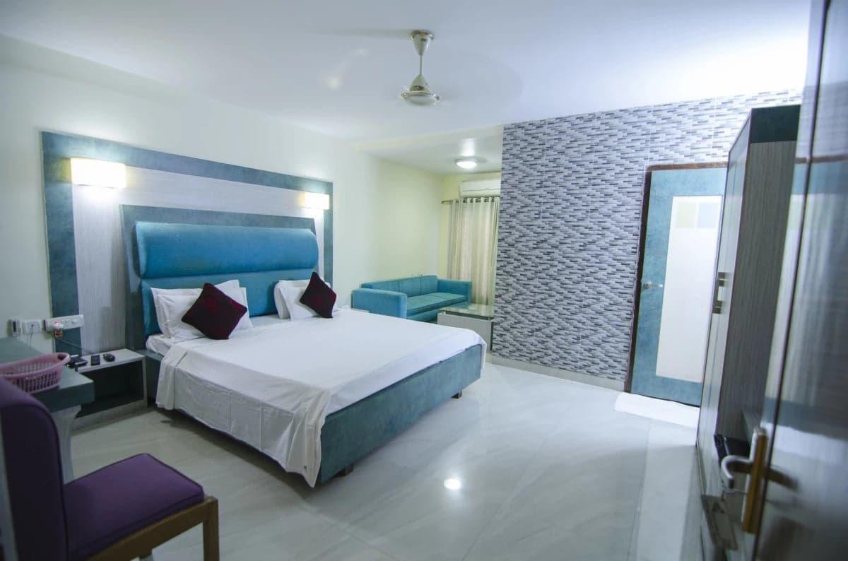 Hotel Little Palace Dibrugarh Exterior photo